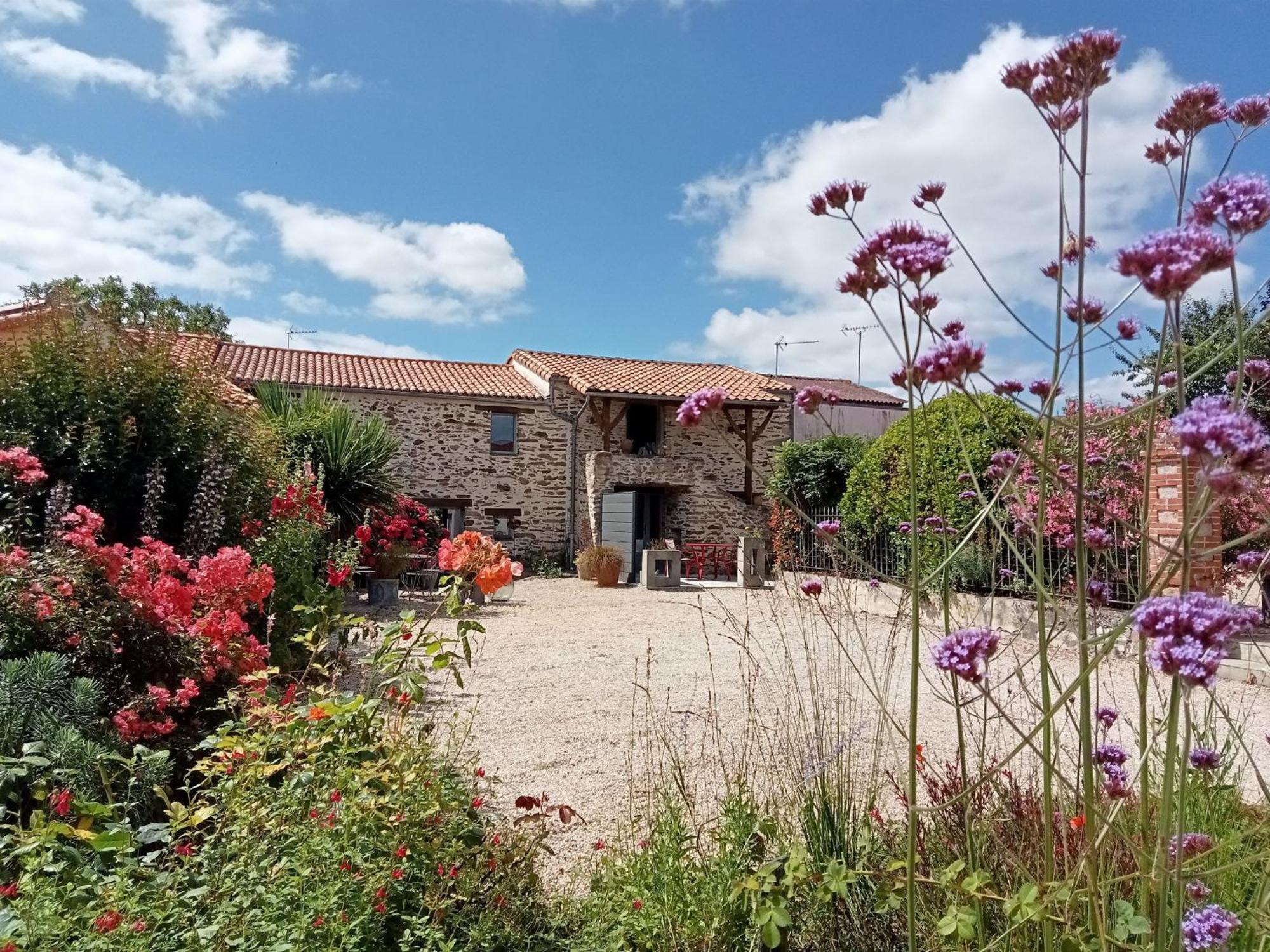 Vakantiehuis De Charme Avec Velos Dans Un Village Viticole Proche Clisson Et Puy Du Fou - Fr-1-306-818 *